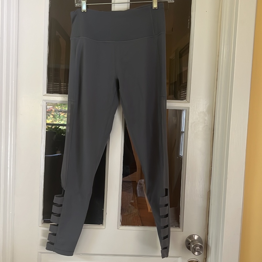Victoria Secret Sport Leggings (Medium) Gray (Knockout by Victoria’s Secret)